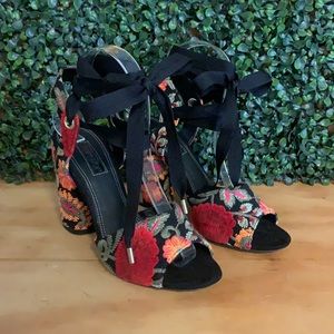 Top Shop Floral Embroidered Block Heel Lace Up Sandal | Size 7.5 | Red & Black